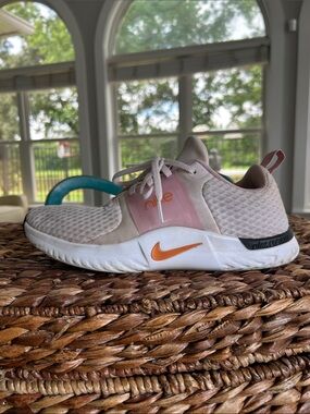 Nike Renew In-Season Light Artic with Orange Swoosh Women’s Size 10.5
